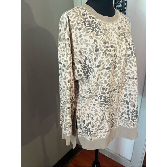 Old Navy Animal Print Sweater. size medium. - Picture 4 of 9